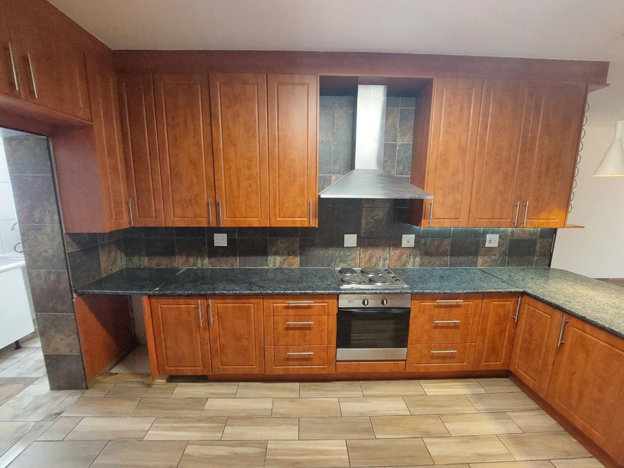 To Let 4 Bedroom Property for Rent in Brackenfell North Western Cape